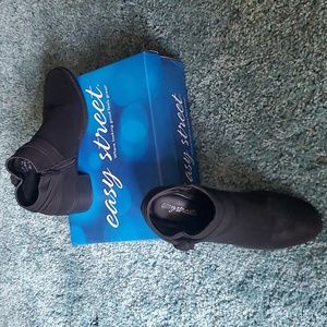 Easy Street size 10 Ankle Boots